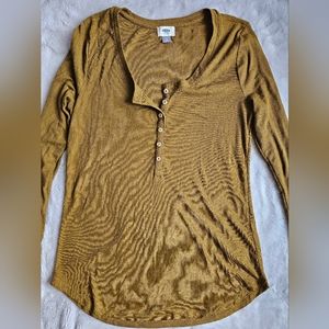 Long Sleeve Button Front Ribbed Tee